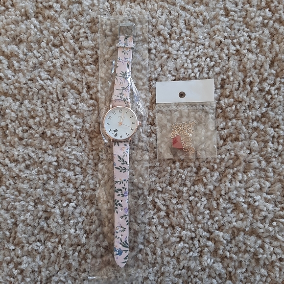 New Cat Round Pointer Watch and Heart Bracelet Set - Picture 3 of 4